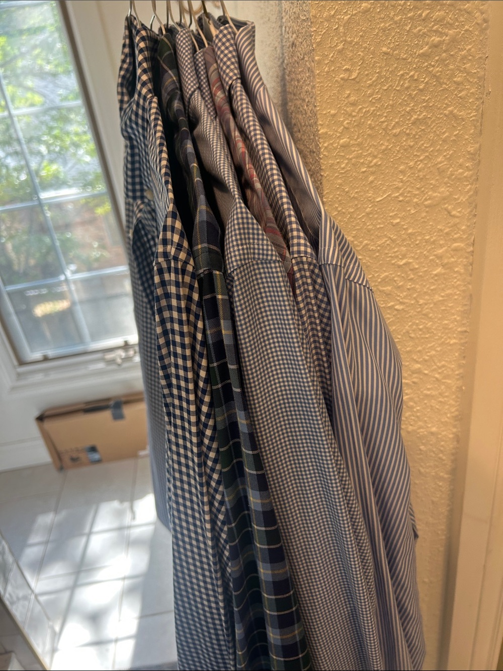 Vineyard Vines Men's Blue and White Patterned Dress Shirts Pack